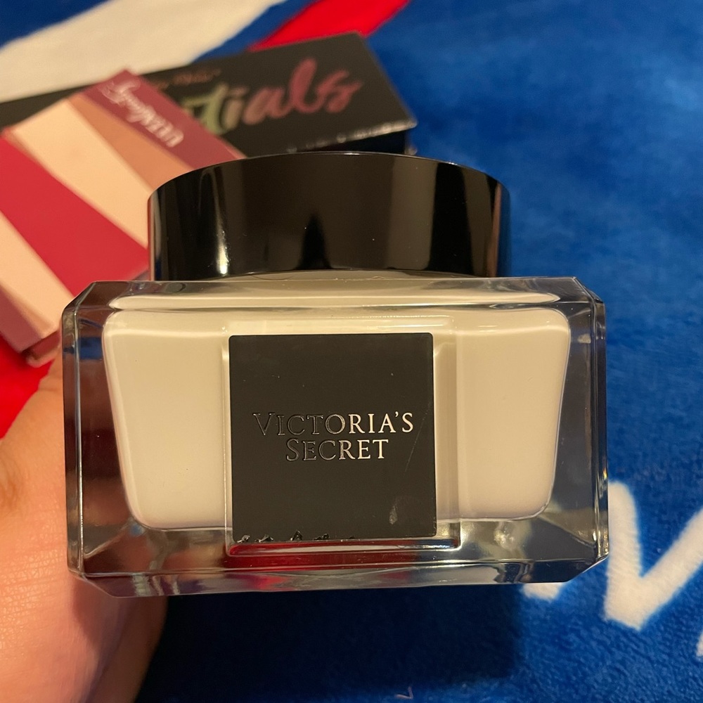 Victoria Secret Bombshell Fragrance Cream